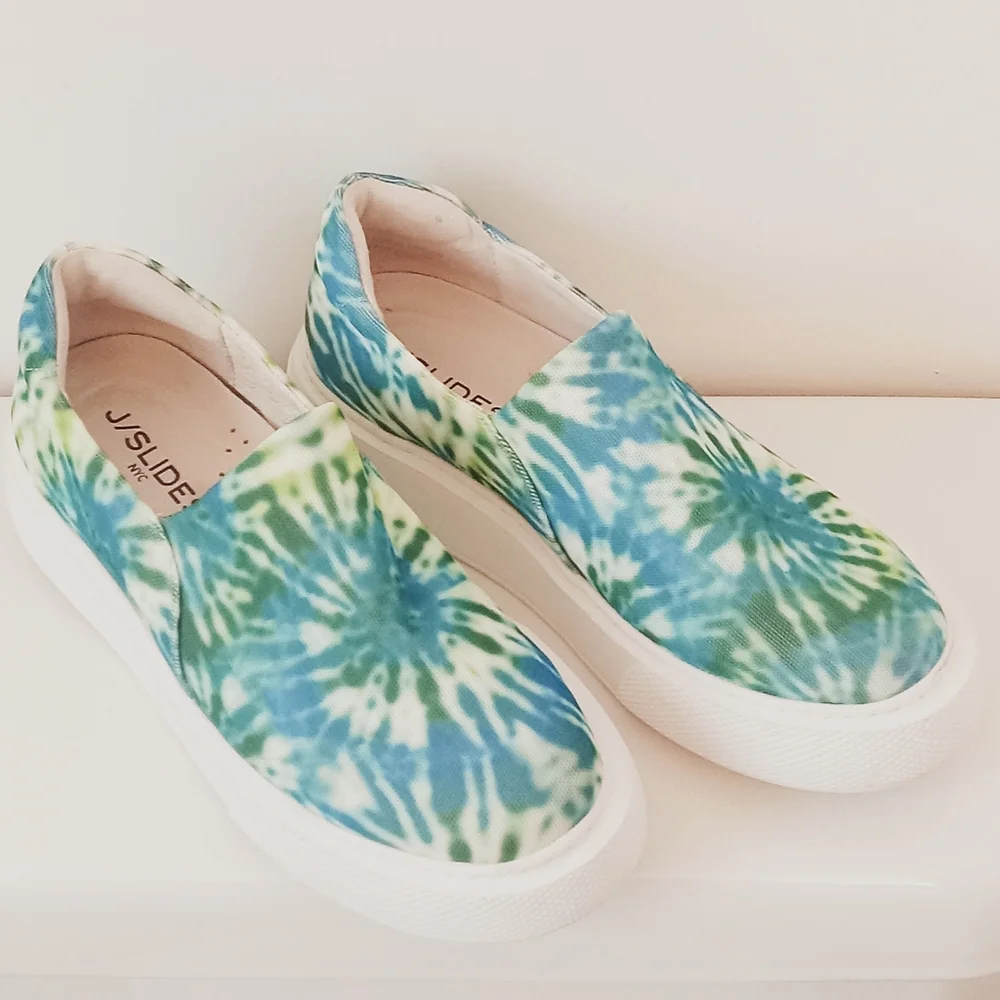 J Slides blue green tie dye Sneakers Shoe  Size 6.5  Great condition!